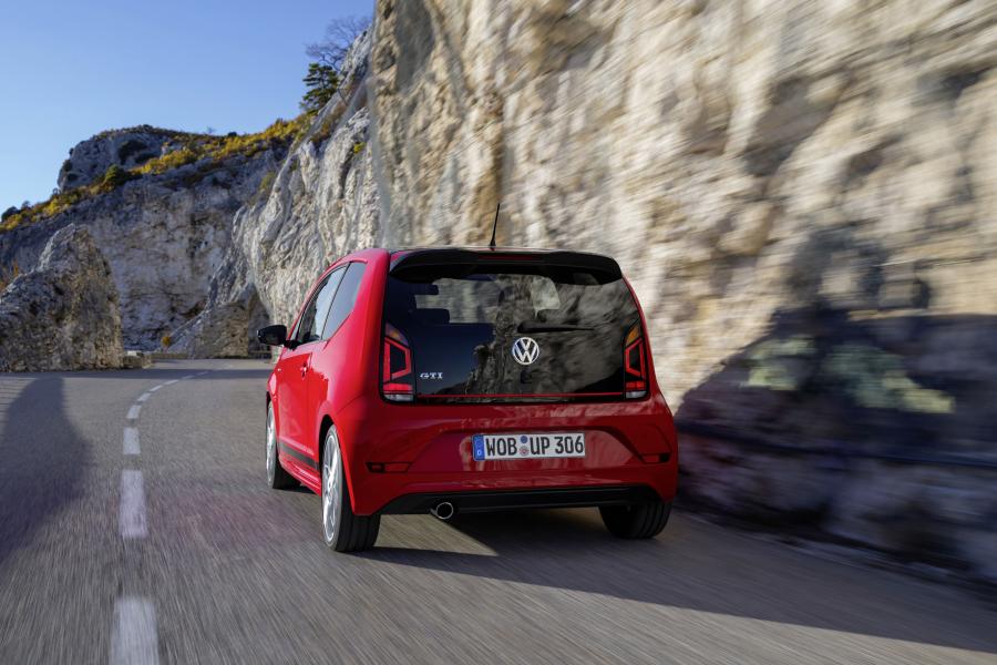  Volkswagen up! GTI 2018 года  (WW) (фото 7 из 41)